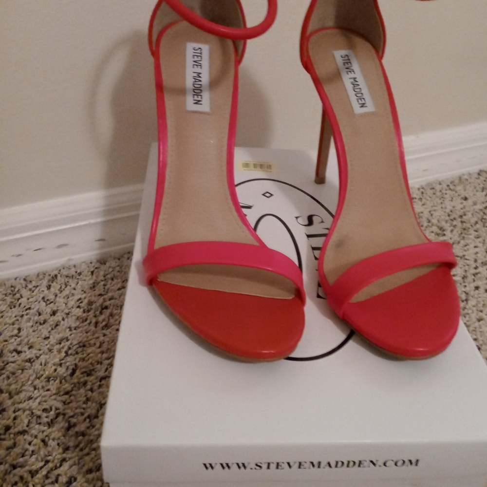 Shoes - Picture 4 of 5